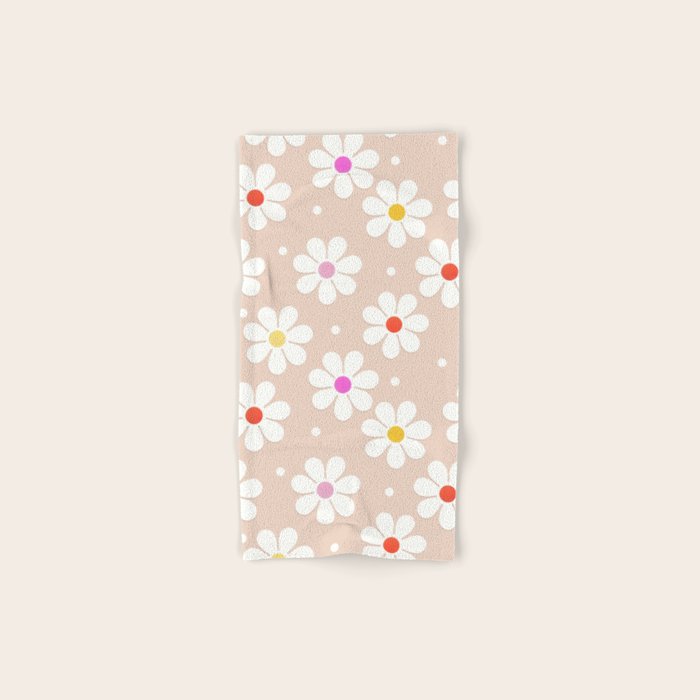 Seventies Daisies Pattern Bath Towel Gallery Image 1