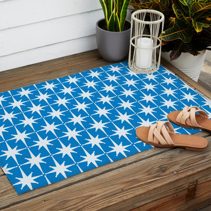 Midcentury Modern Atomic Age Starburst Pattern in Blue Outdoor Rug Gallery Image 2