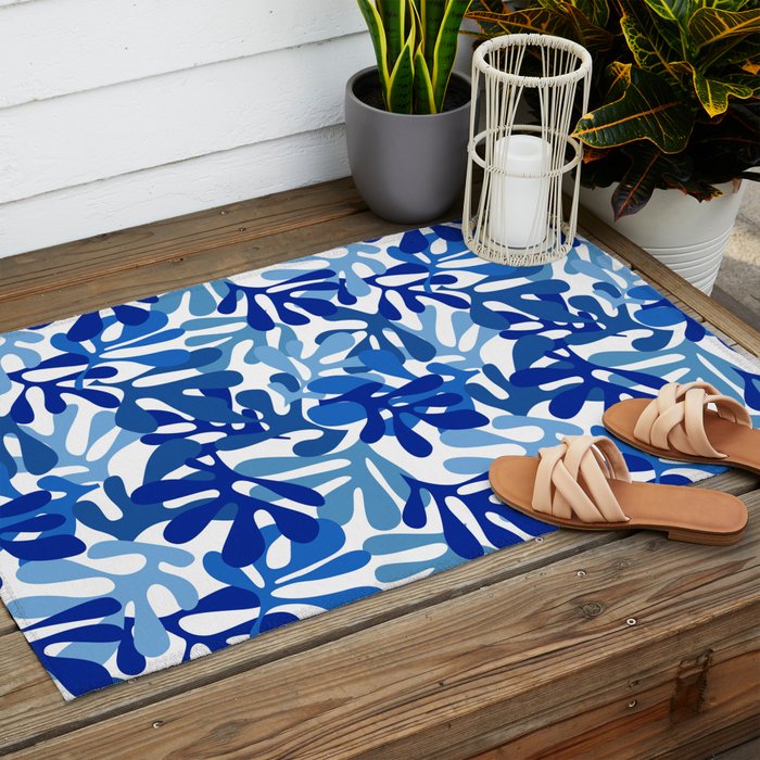 Abstract organic plant leaf shape pattern Outdoor Rug Gallery Image 2