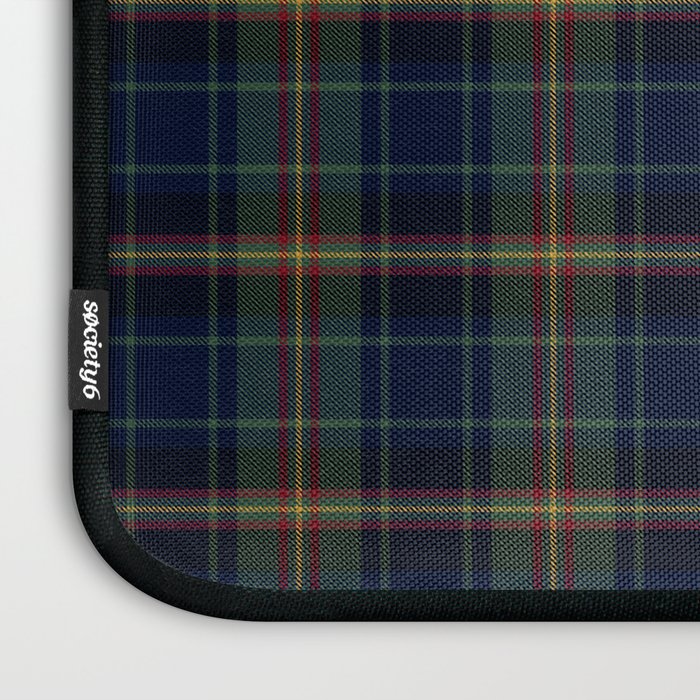 Queen of Tartan 4 Laptop Sleeve Gallery Image 3