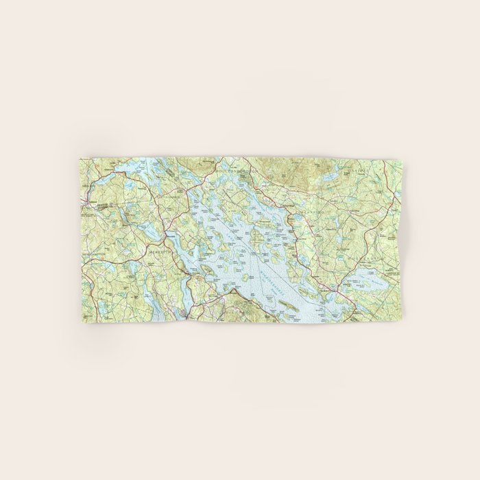 Lake Winnipesaukee Map (1986) Bath Towel Gallery Image 1