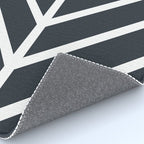 Leaf Black Rug Gallery Image 4