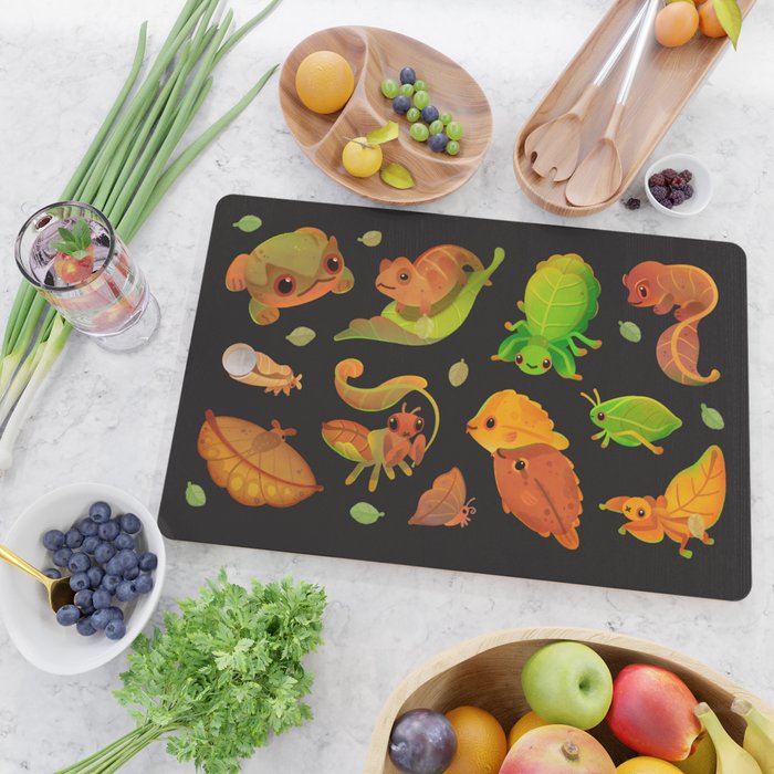 Leaf mimics Cutting Board Gallery Image 2