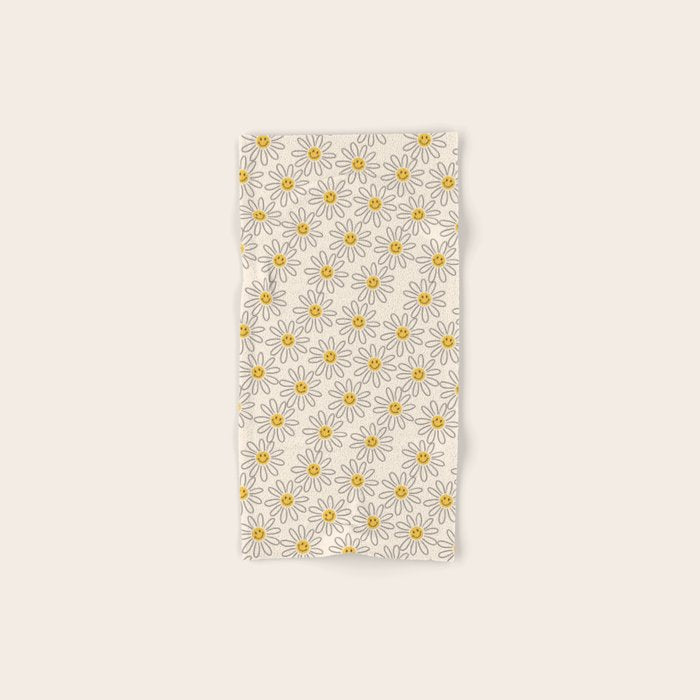 Smiley face 70s Daisy  Bath Towel Gallery Image 1