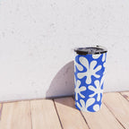 Bold Blue and White Funky Amoeba Dance Pattern Travel Mug Gallery Image 4