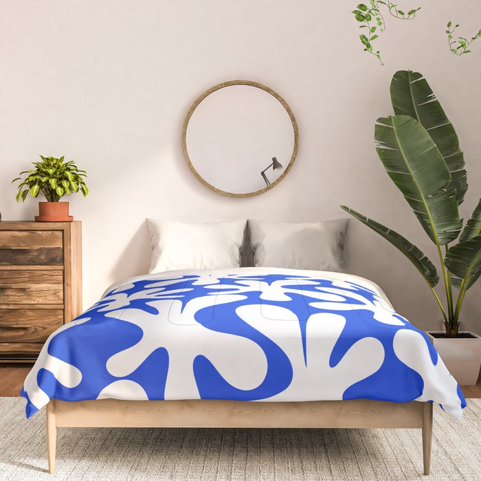 Bold Blue and White Funky Amoeba Dance Pattern Comforter Gallery Image 3
