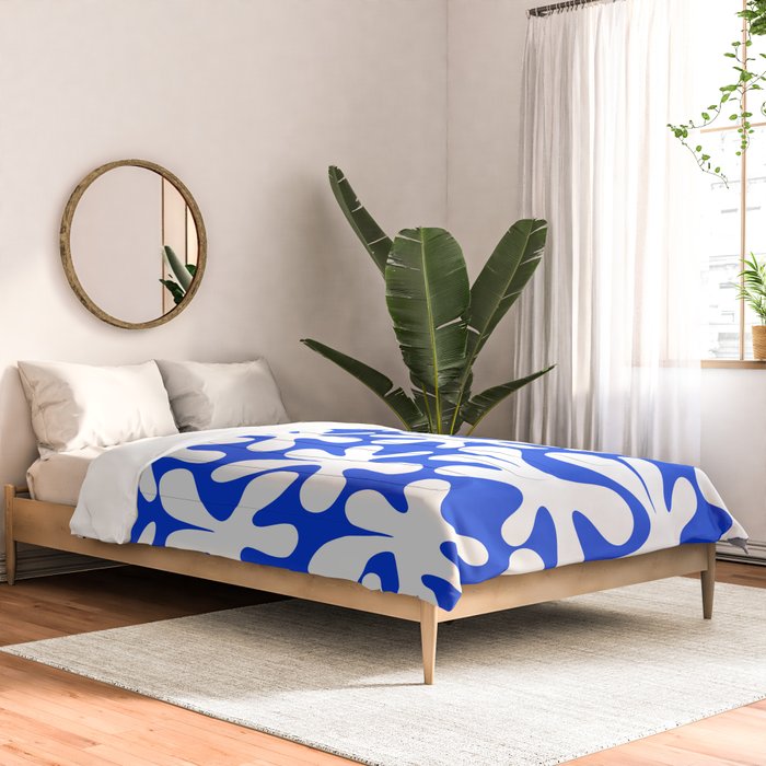 Bold Blue and White Funky Amoeba Dance Pattern Comforter Gallery Image 2