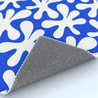 Bold Blue and White Funky Amoeba Dance Pattern Rug Gallery Image 4