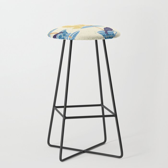 Garden Bird feeding antique white Stool Gallery Image 1