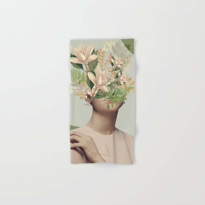 Floral beauty 30 Bath Towel Gallery Image 1