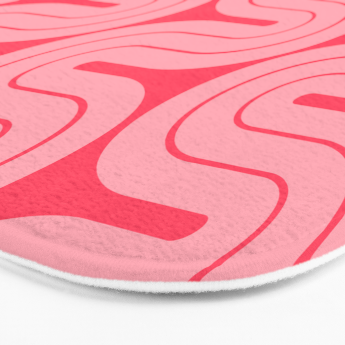 70s Throwback Wavy Stripes Pattern Bath Mat Gallery Image 3