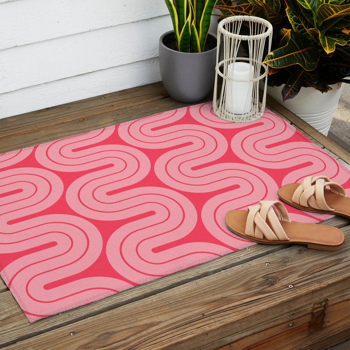 70s Throwback Wavy Stripes Pattern Outdoor Rug Gallery Image 2