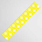 Mid Century Modern Atomic Age Starburst Pattern Yellow and White Table Runner Gallery Image 3