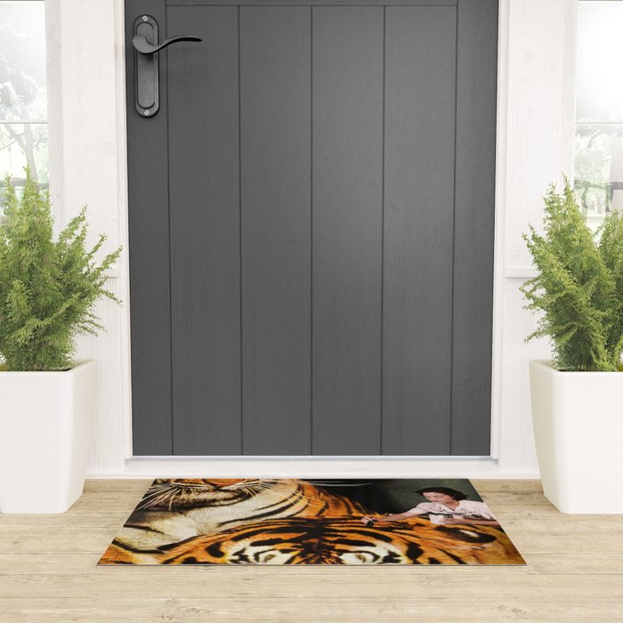 The Making of a Tiger Welcome Mat Gallery Image 3
