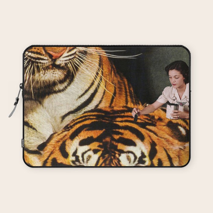 The Making of a Tiger Laptop Sleeve Gallery Image 1