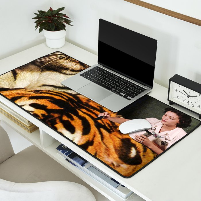 The Making of a Tiger Desk Mat Gallery Image 2