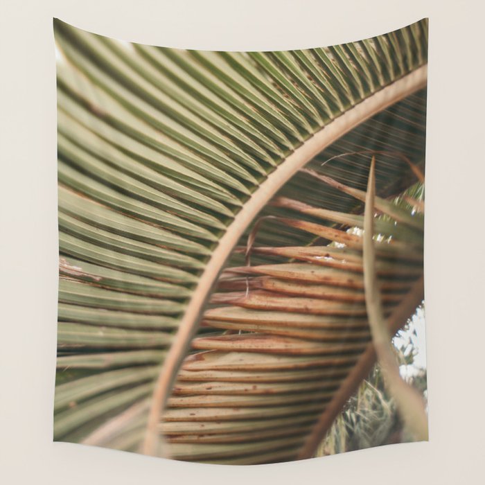 Curvy Wall Tapestry Gallery Image 4