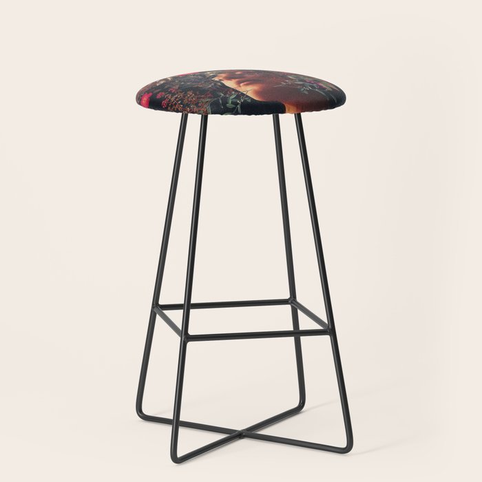 Kissing Rosa Stool Gallery Image 1
