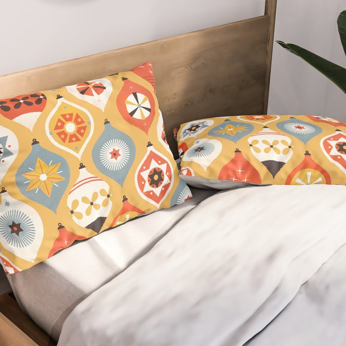 Festive Old-fashioned Christmas Tree Baubles Pillow Sham Gallery Image 2