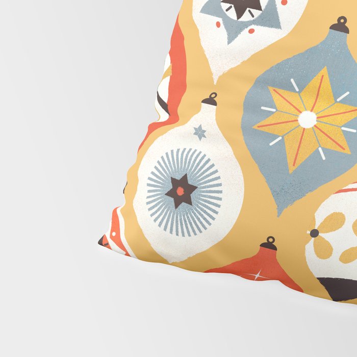 Festive Old-fashioned Christmas Tree Baubles Pillow Sham Gallery Image 4