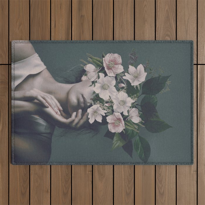 Bloom 22 Outdoor Rug Gallery Image 1