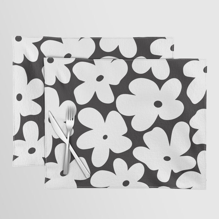 Black & White Flower - 70's White Daisies Placemat Gallery Image 1