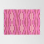 Retro Hourglass Abstract Mid-Century Modern Pattern in Bright Pink Tones Rug Gallery Image 2