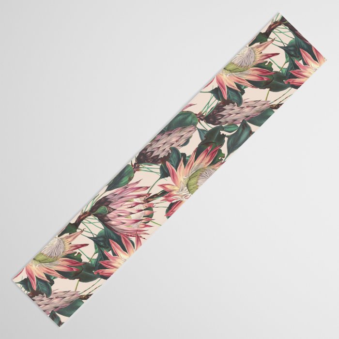 Vintage Garden XVI Table Runner Gallery Image 3