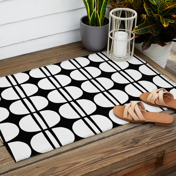 Mid Century Modern Scandinavian Geometric 132 Black and White Outdoor Rug Gallery Image 2
