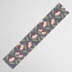 Vase of daisies Table Runner Gallery Image 3
