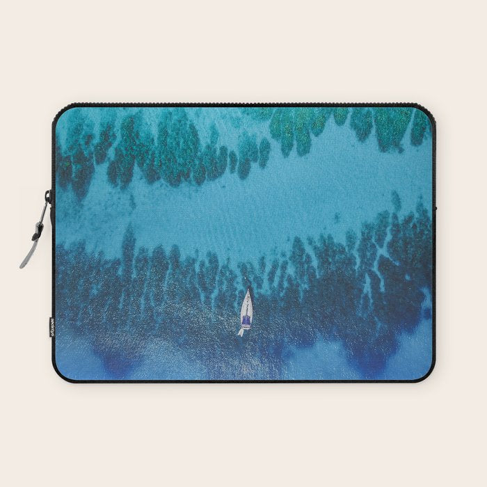 Roatan Island, Honduras Laptop Sleeve Gallery Image 1
