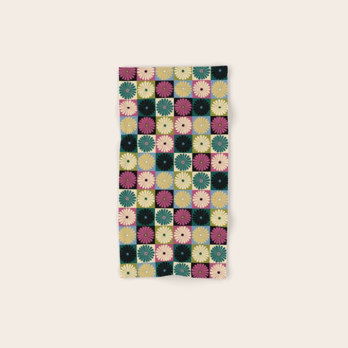 Retro Flowers Check Pattern I Bath Towel Gallery Image 1