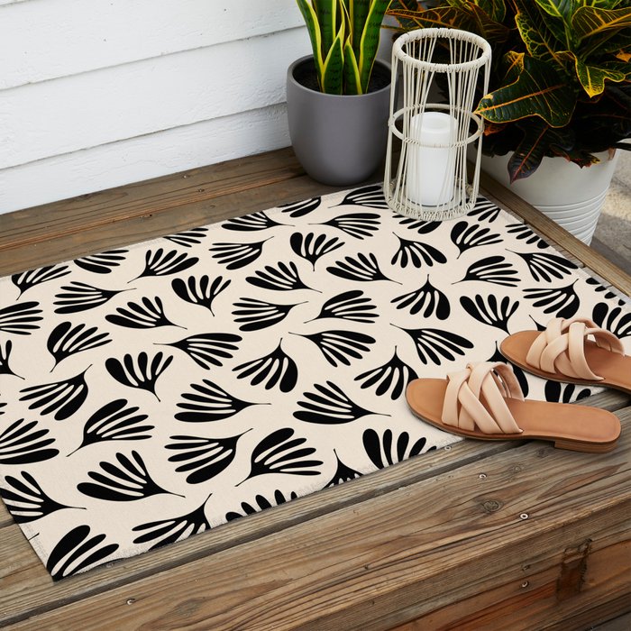 Wispy Leaves Contemporary Pattern in Black and Almond Cream Outdoor Rug Gallery Image 2