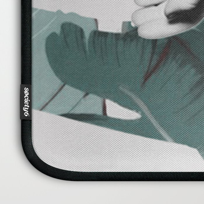 WOMAN 22c Laptop Sleeve Gallery Image 3