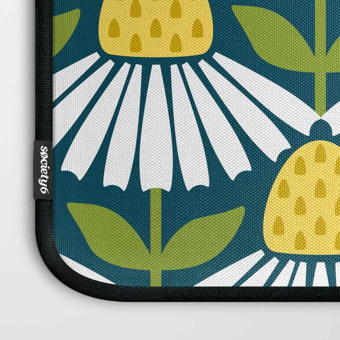 the daisies greet you Laptop Sleeve Gallery Image 3