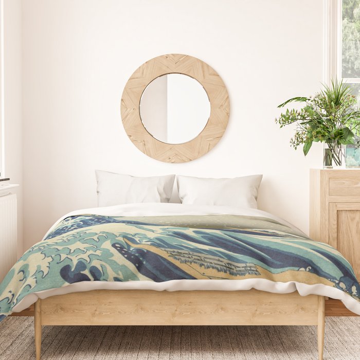 The Classic Japanese Great Wave off Kanagawa Print by Hokusai Duvet Cover Gallery Image 3