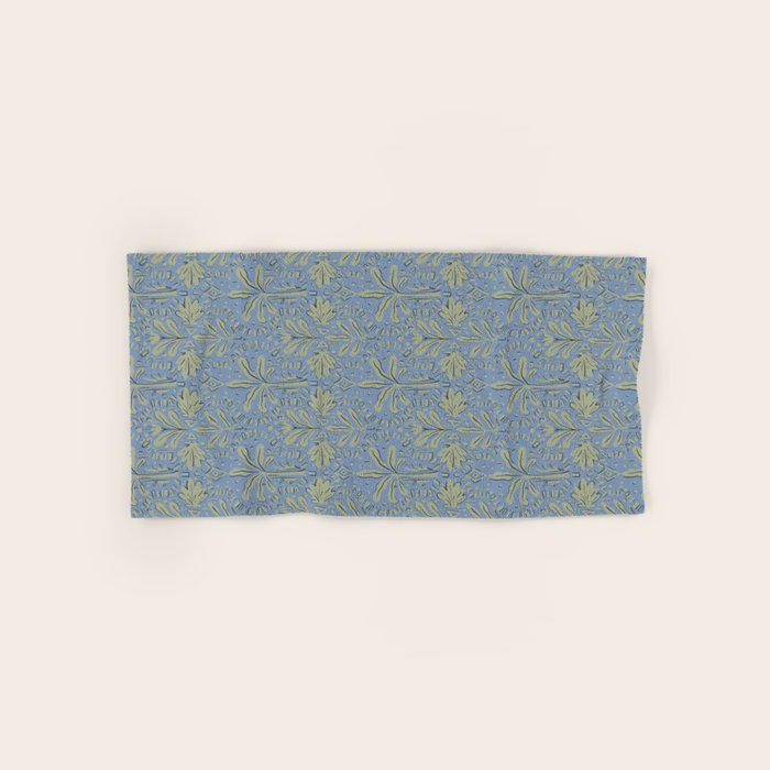 Tropical Quatrefoil  Bath Towel Gallery Image 1