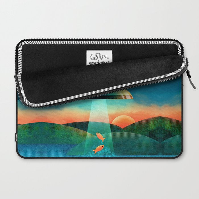 The Purrfect Alien Laptop Sleeve Gallery Image 2