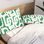 Mid Century Modern Loop Pattern in Kelly Green and White Pillow Sham Gallery Image 2