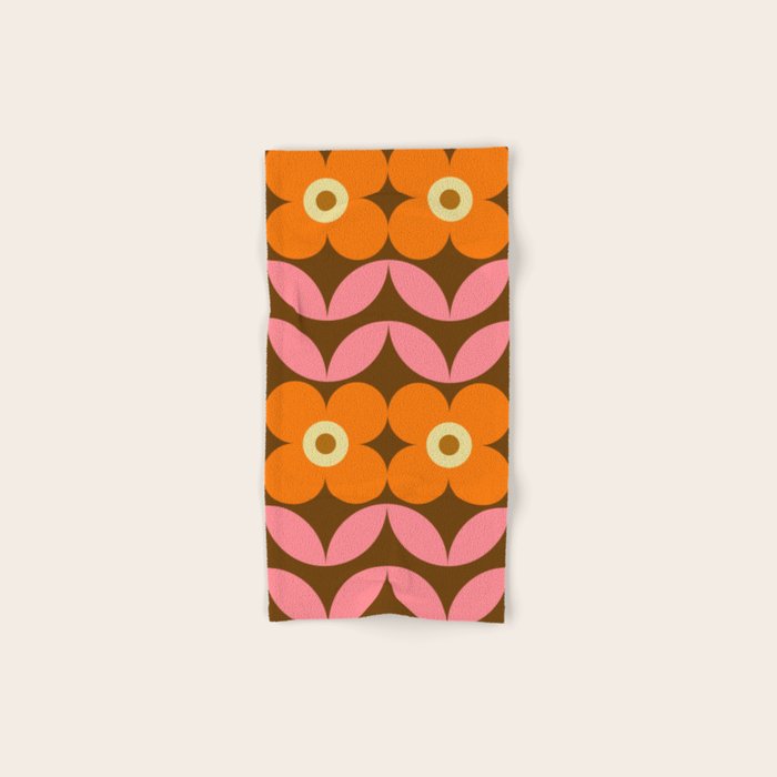 Retro Flower 10A Bath Towel Gallery Image 1