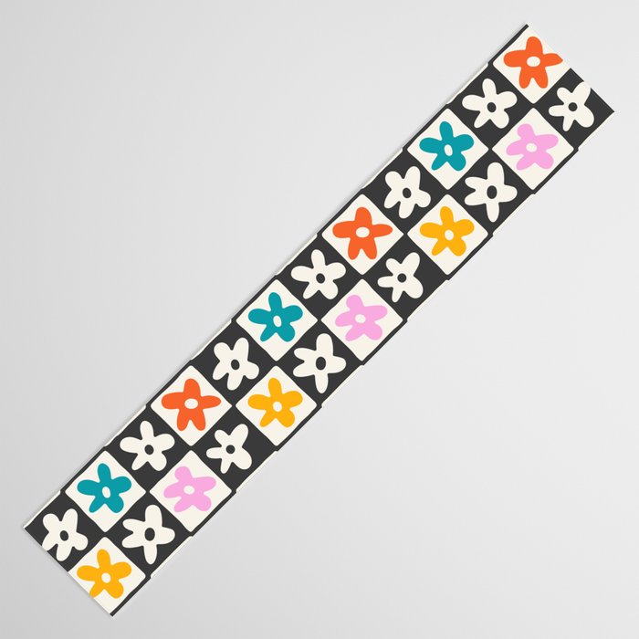 Trendy checkered flower art pattern Table Runner Gallery Image 3