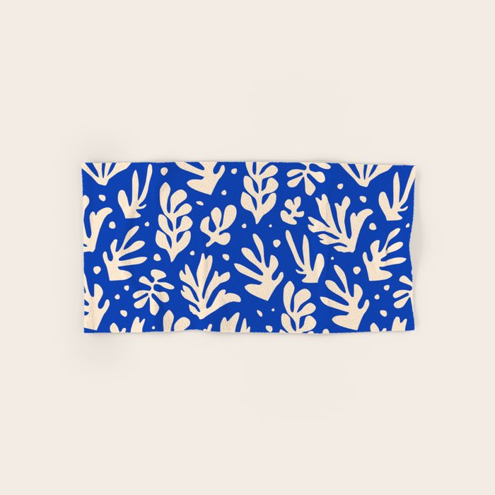 matisse pattern with leaves in blu Bath Towel Gallery Image 1