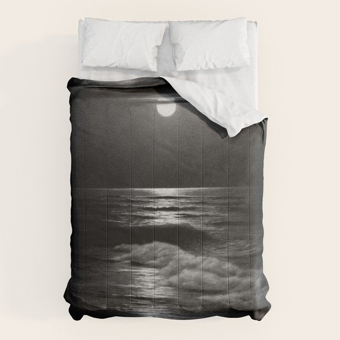 The summer sea moonlit coastal beach and waves with full moon black and white seascape photograph / photography by Rudolf Eickemeyer Jr. Comforter Gallery Image 1