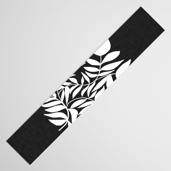 Triple Lip Vining Tulip ii Table Runner Gallery Image 3
