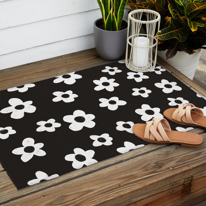 Black garden Outdoor Rug Gallery Image 2