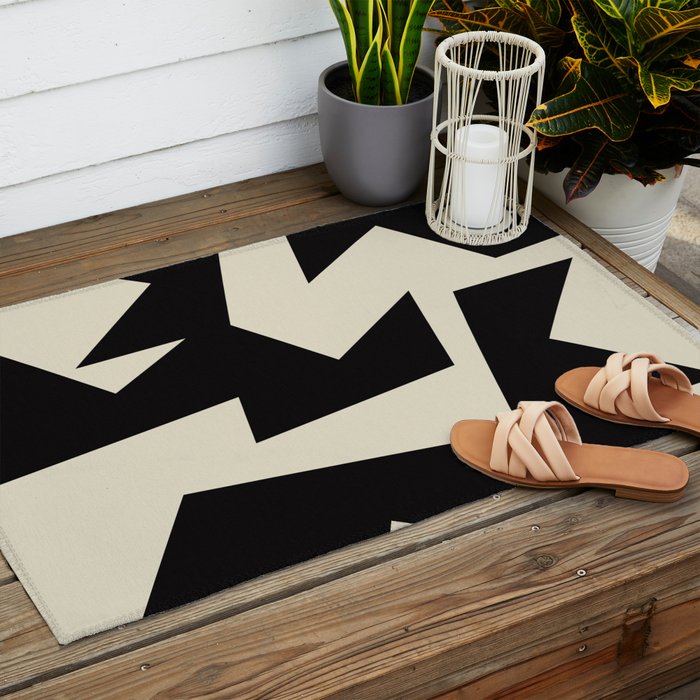Minimalist 53 Outdoor Rug Gallery Image 2