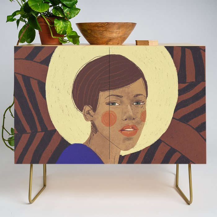 Her halo Credenza Gallery Image 1