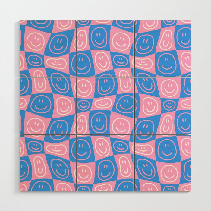 Retro happy face checkered pattern Wood Wall Art Gallery Image 1