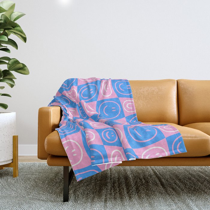 Retro happy face checkered pattern Throw Blanket Gallery Image 1