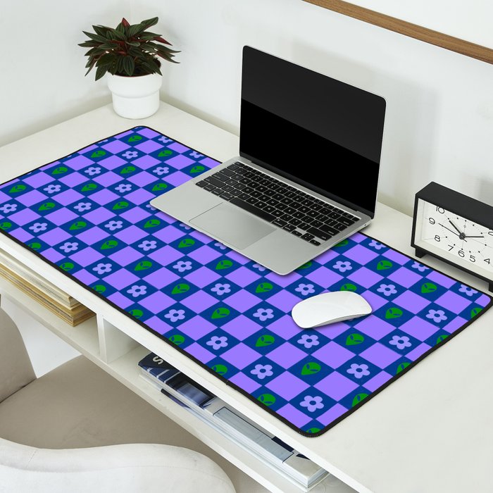 Alien Daisy Checkerboard Desk Mat Gallery Image 2